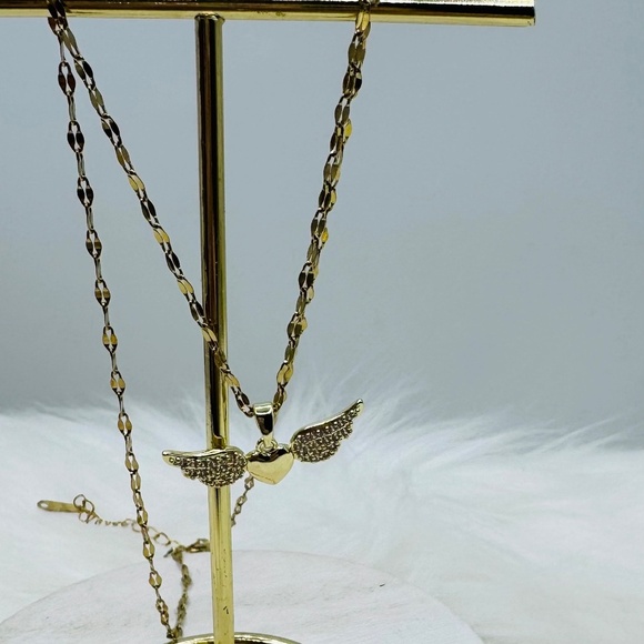 Goldie Angel Wings Heart Pendant Necklace - Picture 3 of 5